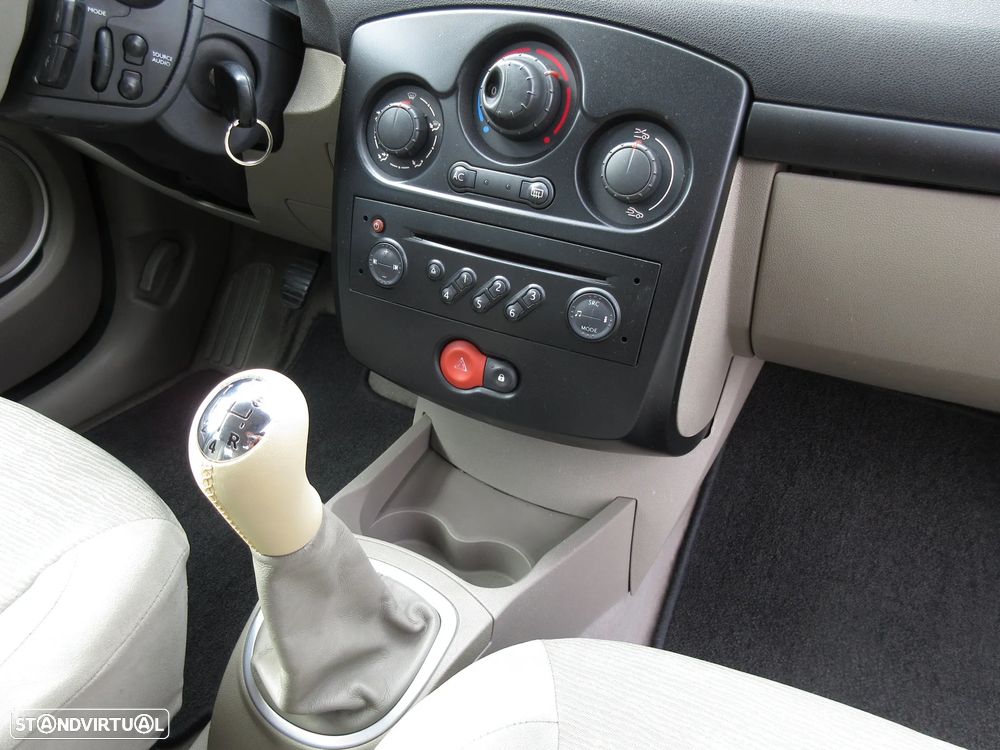 Renault Clio 1.2 16V Dynamique Luxe - 27