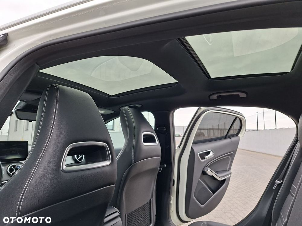 Mercedes-Benz GLA 250 4-Matic - 22