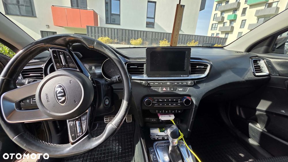 Kia Ceed - 9