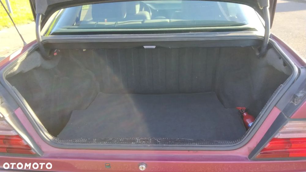 Mercedes-Benz W124 (1984-1993) - 28