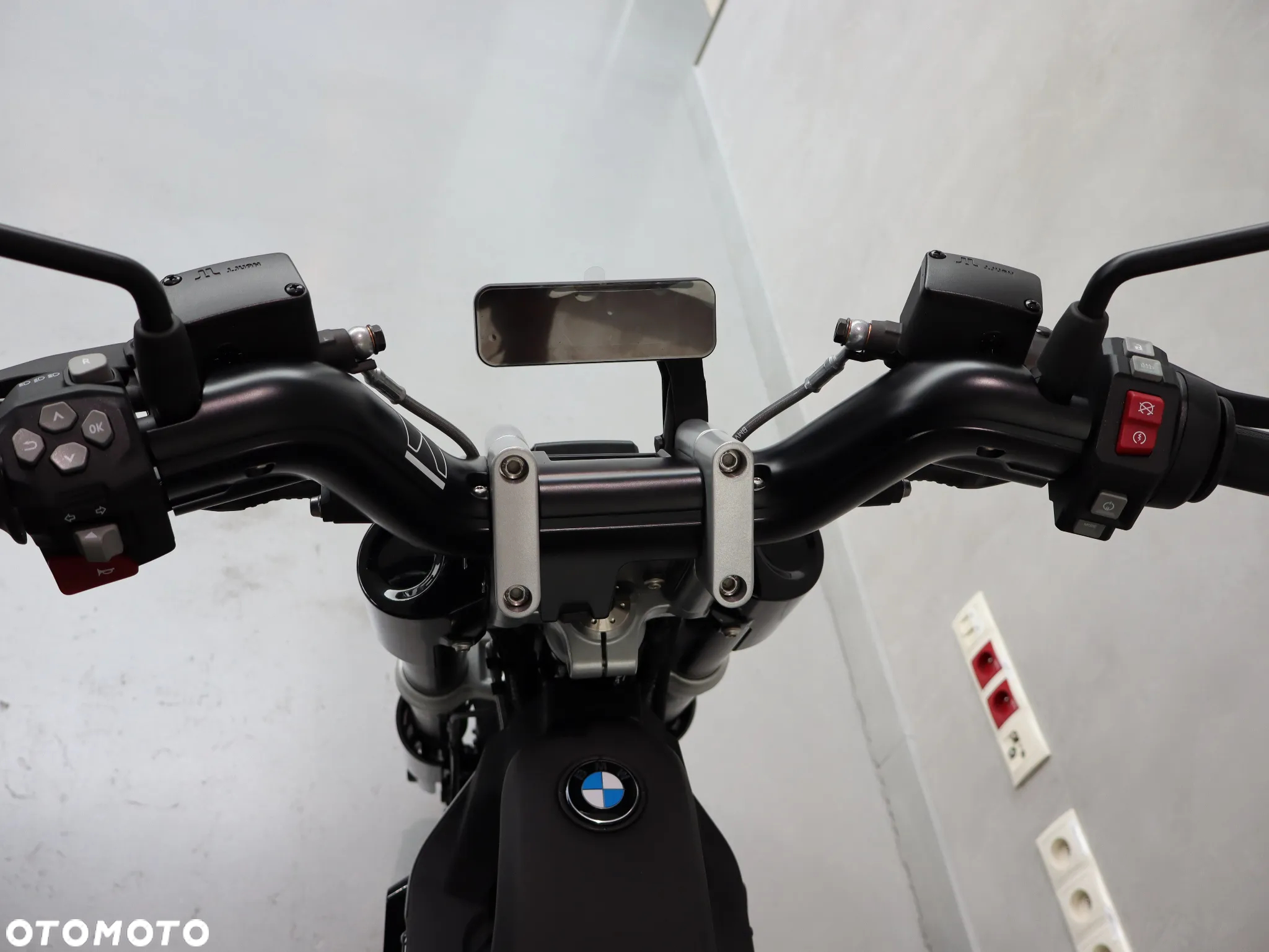 BMW CE 02 - 16