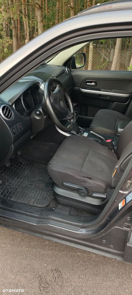 Suzuki Grand Vitara 2.0 - 4