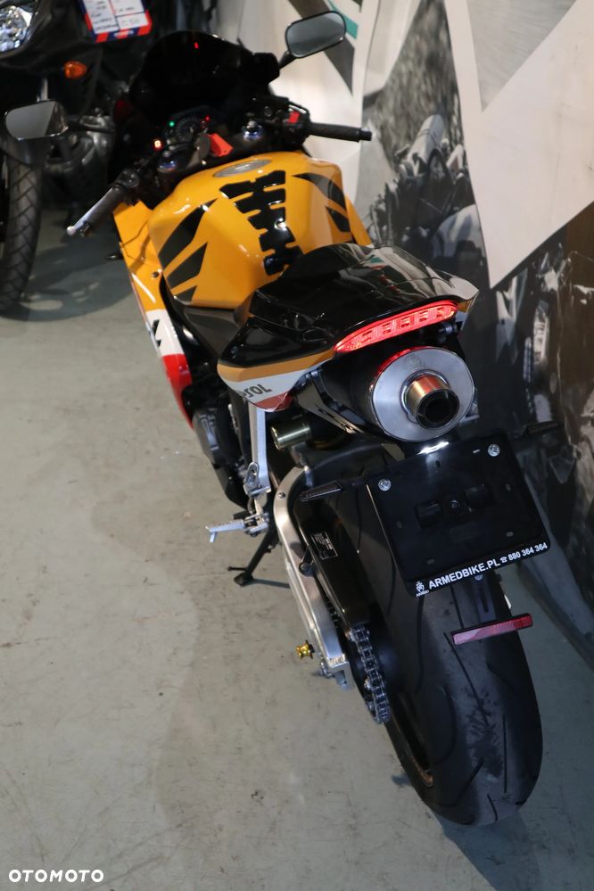 Honda CBR - 9