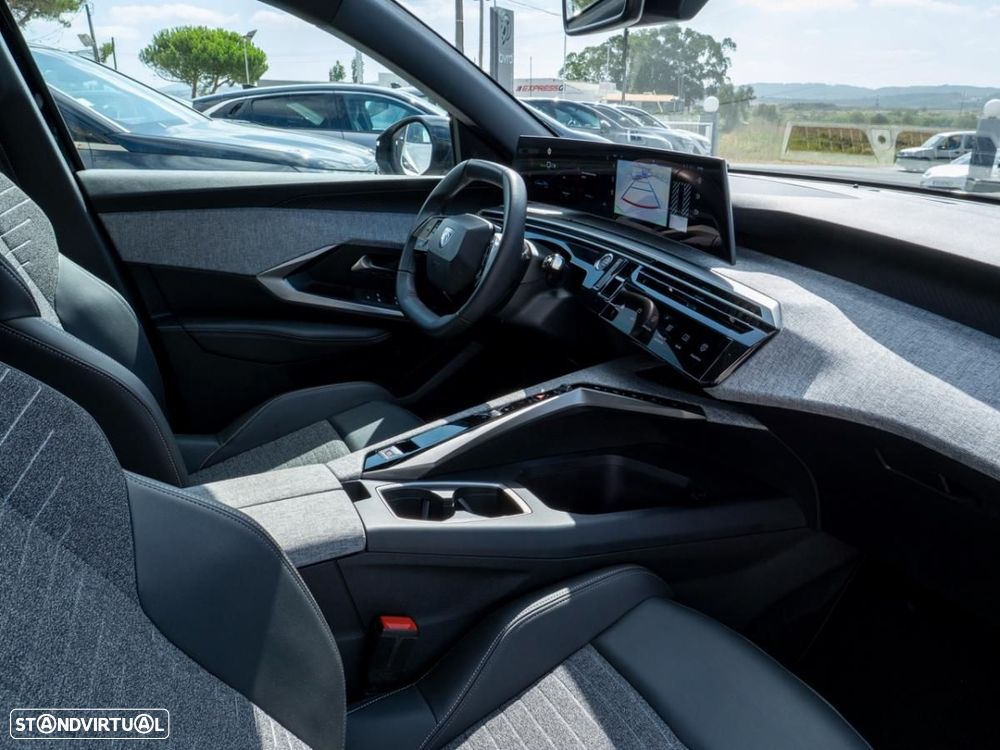Peugeot E-3008 73 kWh Allure - 18
