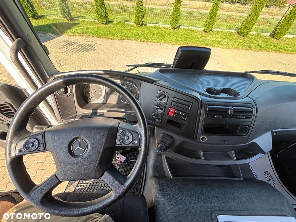 Mercedes-Benz 818 - 15
