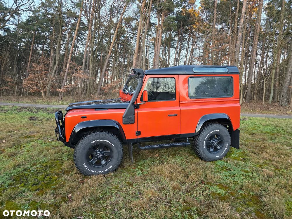 Land Rover Defender - 3