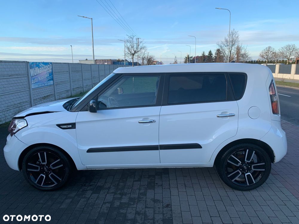 Kia Soul 1.6 CRDI Dream-Team Edition - 11