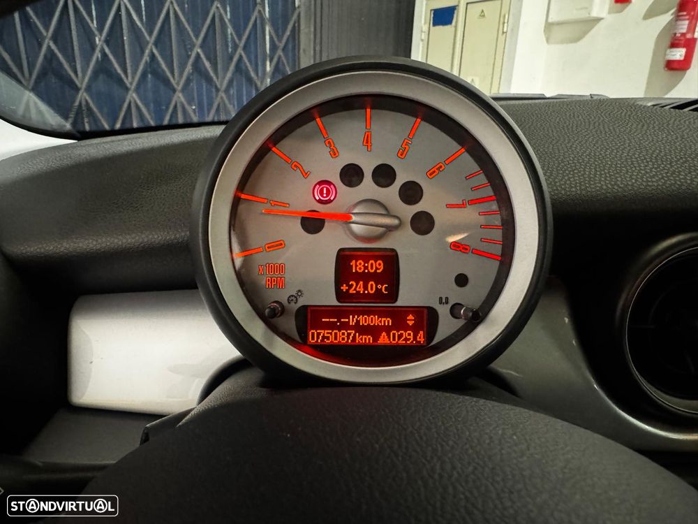 MINI 3 Portas One 1.4 - 17