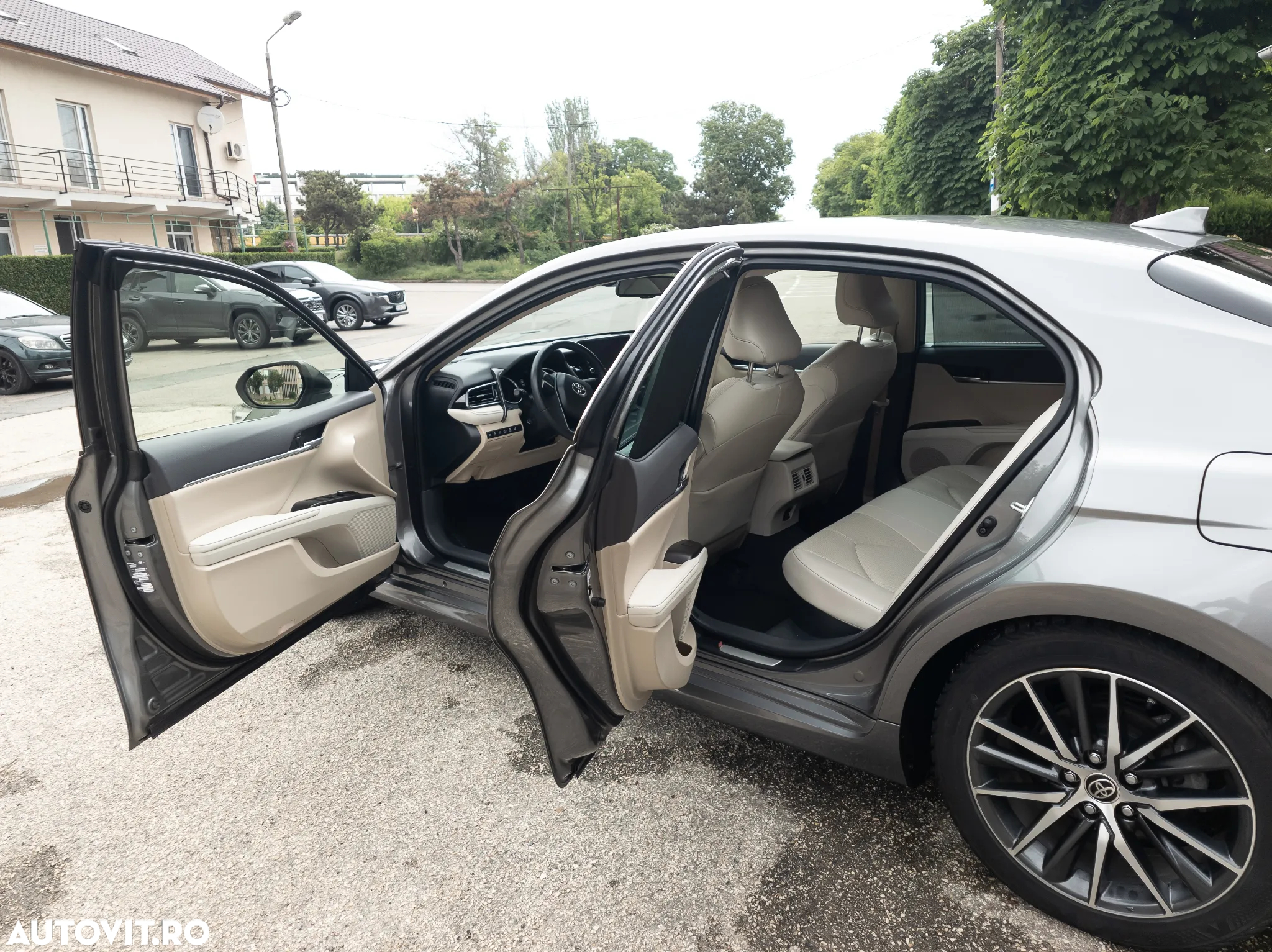 Toyota Camry 2.5 Hybrid Exclusive - 16