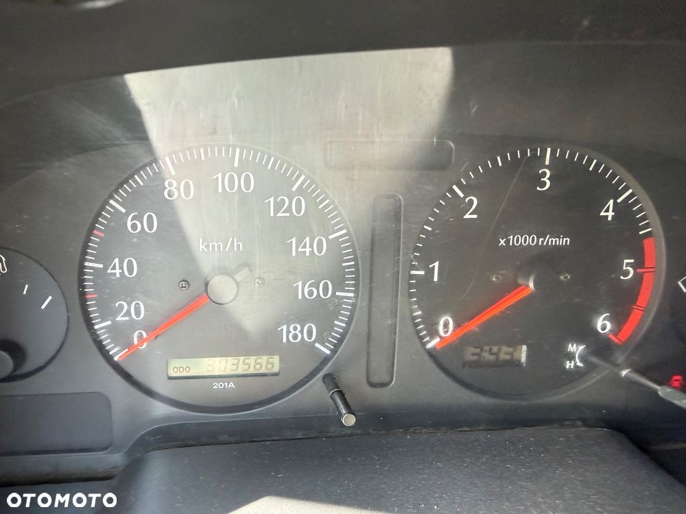 Nissan Patrol 3.0 TDI Elegance - 6