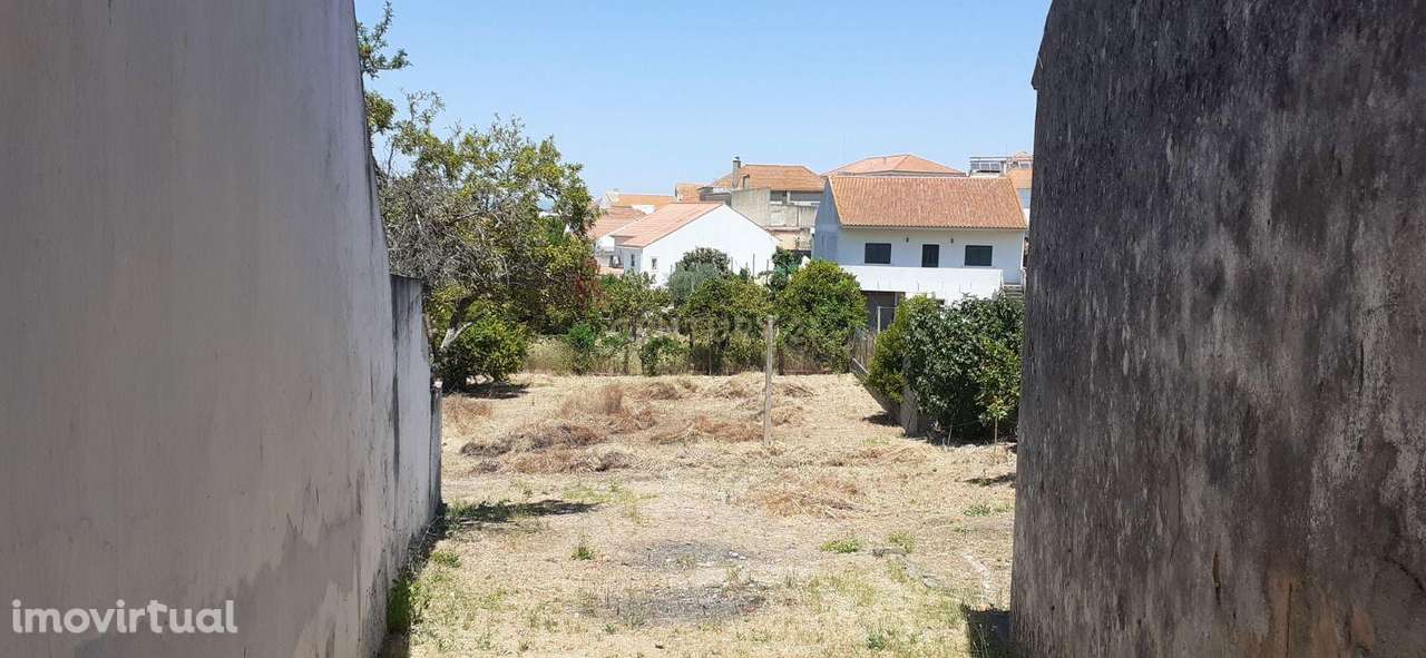 Terreno junto à igreja de Alcanhões, Rua Cidade de Santarém, nº 26 - Grande imagem: 3/12