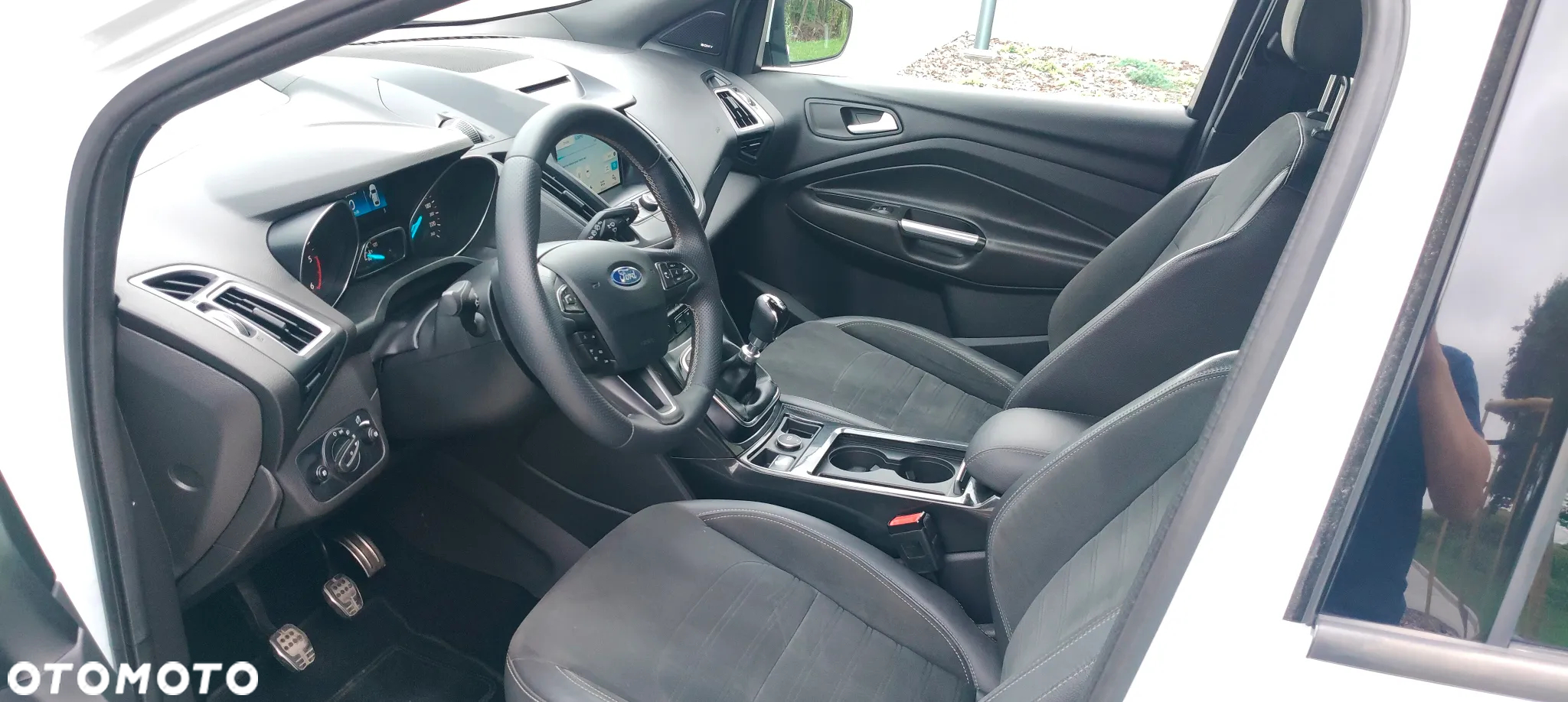 Ford Kuga 2.0 TDCi 2x4 ST-Line - 20