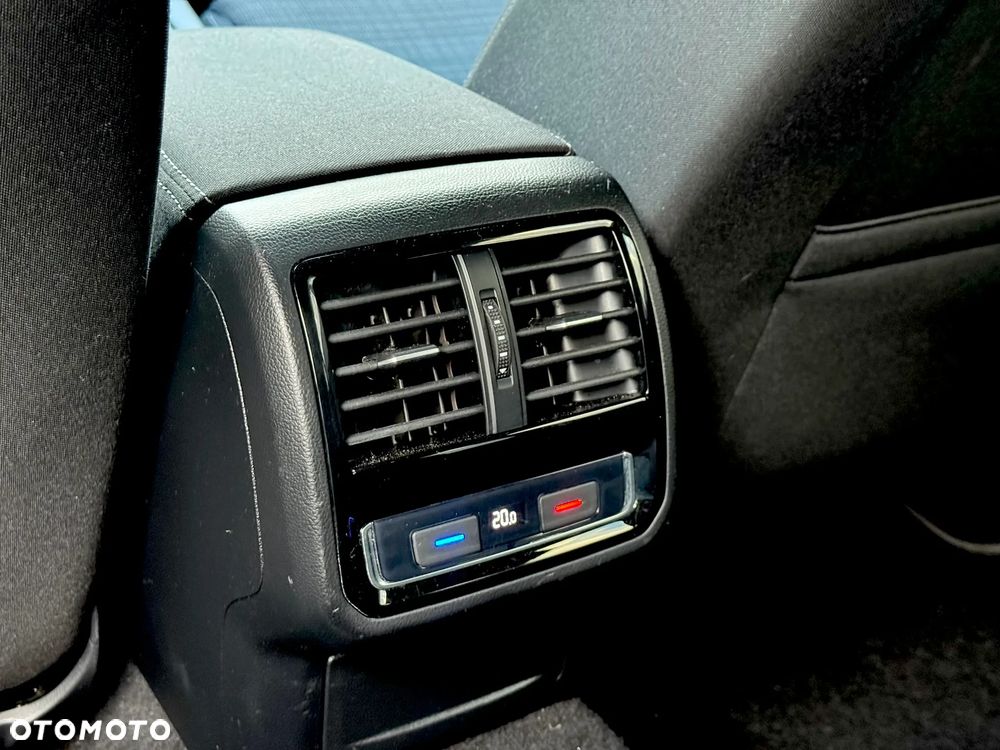 Volkswagen Passat 1.6 TDI SCR DSG Trendline - 38