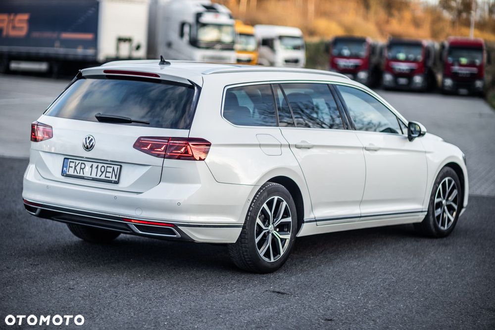 Volkswagen Passat 2.0 TDI Elegance DSG - 8