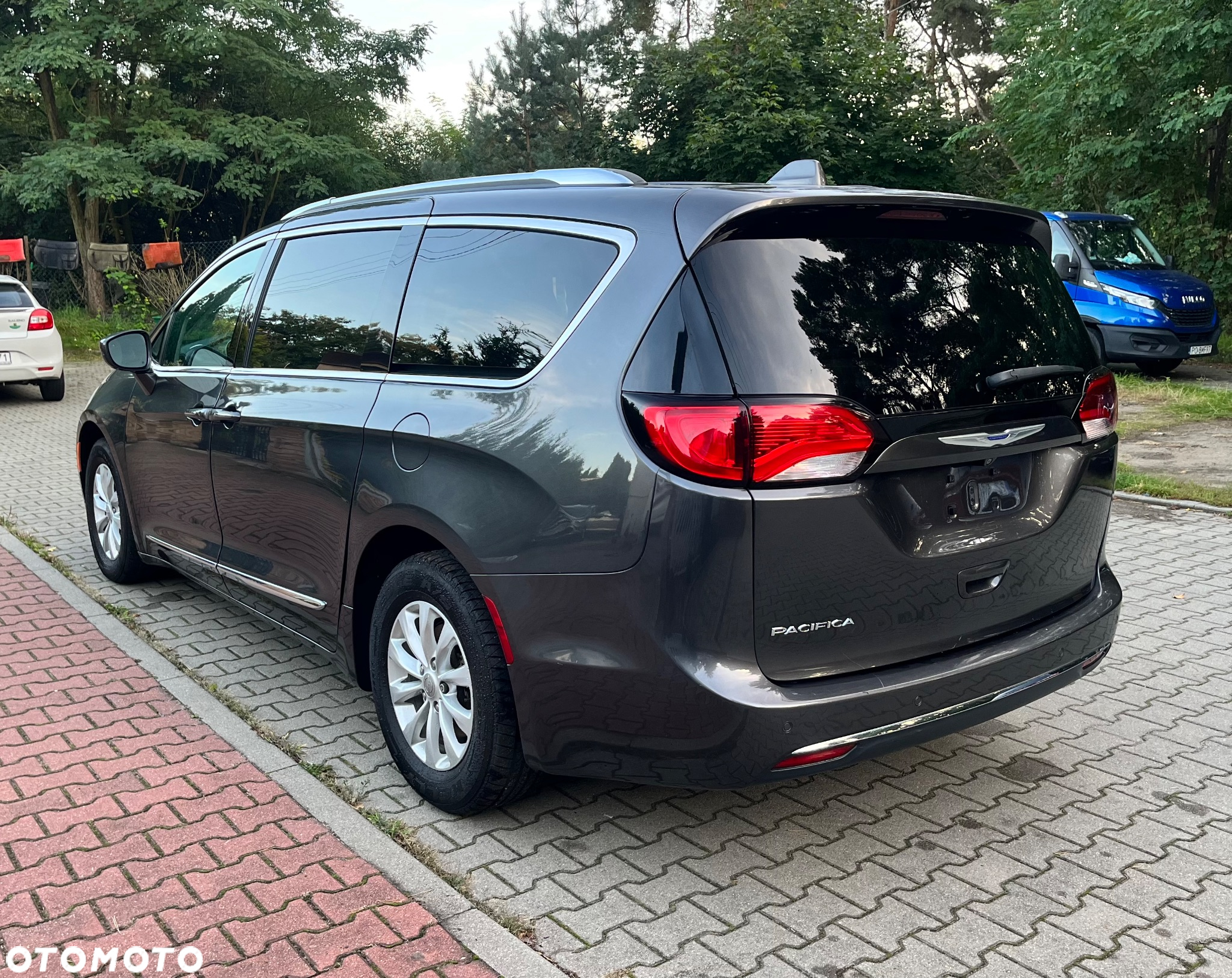 Chrysler Pacifica - 3