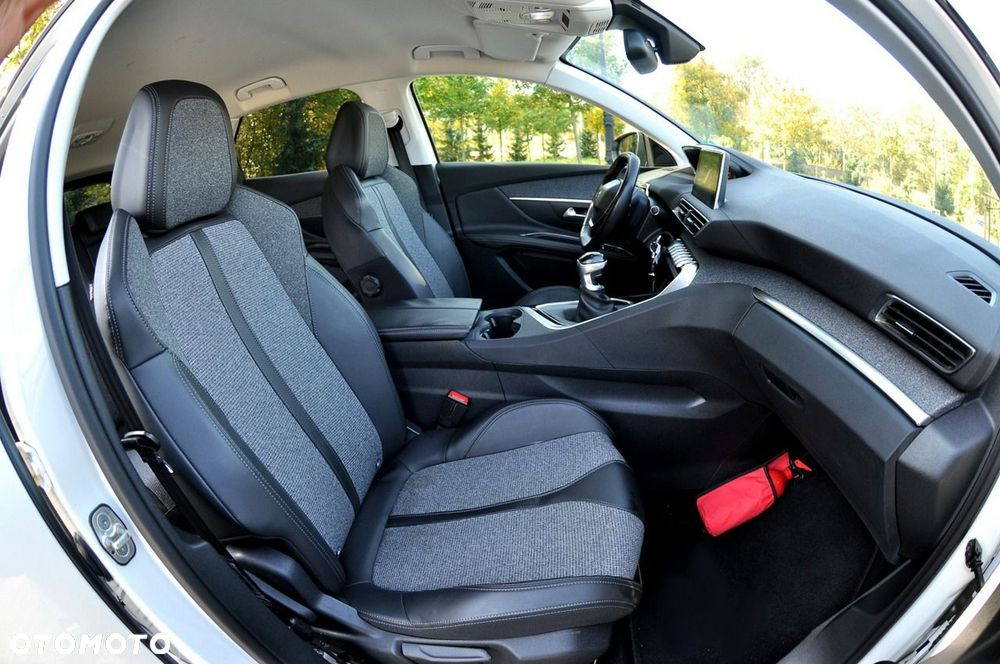 Peugeot 3008 1.2 PureTech Allure - 19
