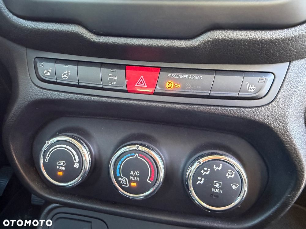 Jeep Renegade 1.6 E-TorQ Longitude - 23