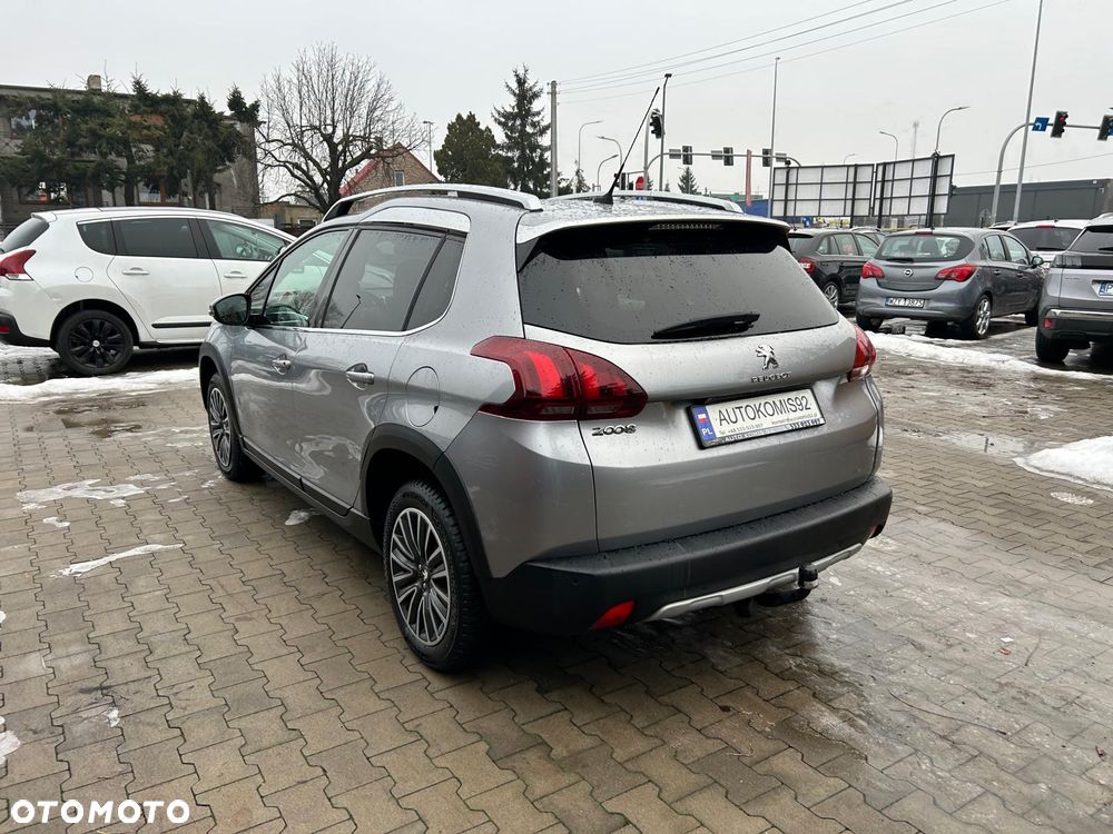 Peugeot 2008 1.2 Pure Tech Allure S&S - 8