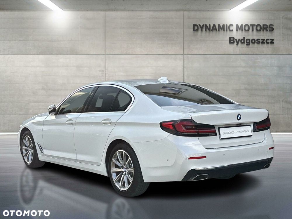 BMW Seria 5 518d Luxury Line - 3