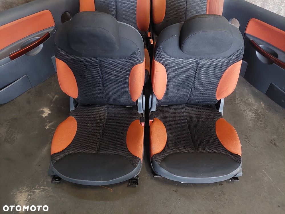 FOTELE KOMPLET LEWY PRAWY KANAPA TYŁ + BOCZKI CITROEN C2 I HB 3D - 3