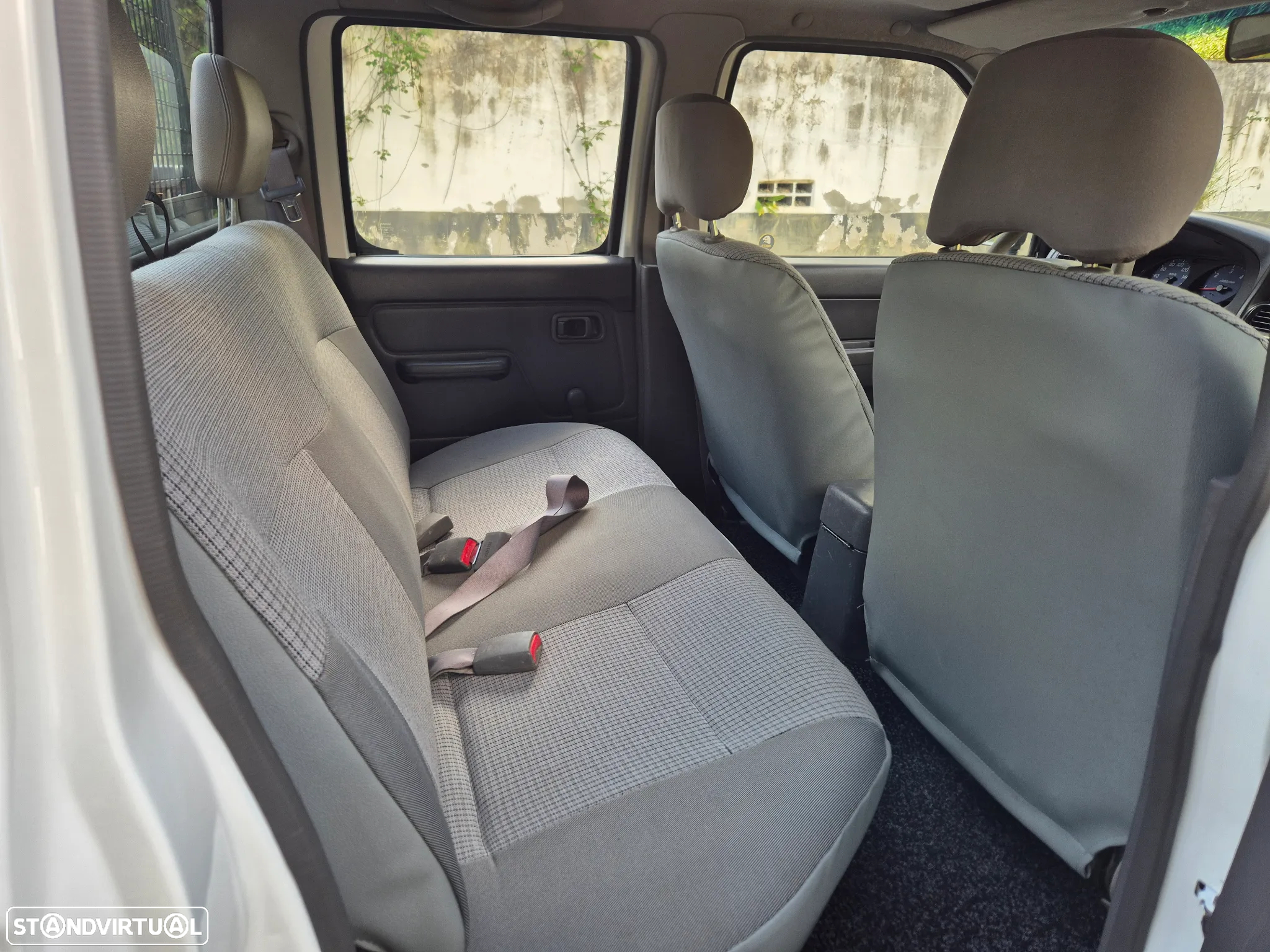 Nissan Pick Up 2.5 TD CD - 8
