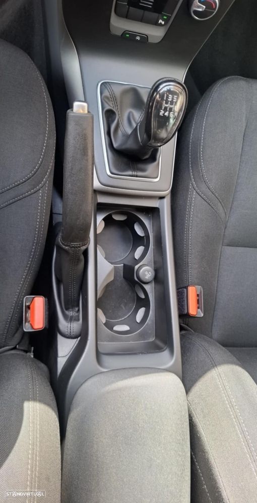 Volvo V40 D2 Black Line - 16