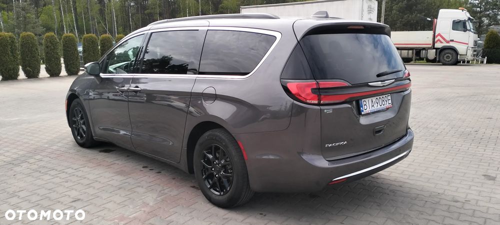 Chrysler Pacifica - 5