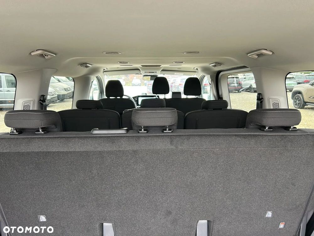 Volkswagen Caravelle - 21
