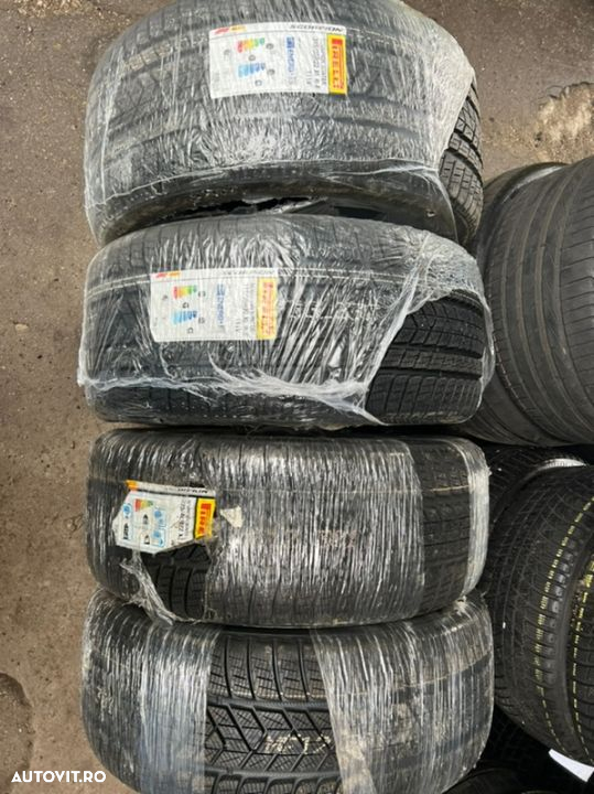 vând set anvelope 275/40/22-315/35/22 Pirelli de iarnă noi runflat