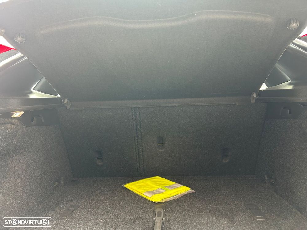 Volvo V40 Cross Country 2.0 D2 VOR - 25