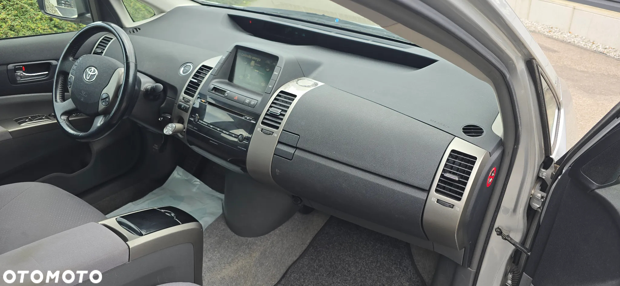 Toyota Prius (Hybrid) Comfort - 27