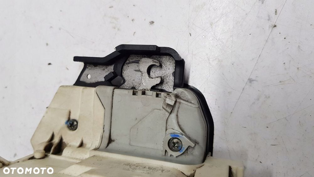 zamek drzwi prawy tył Audi A4 B7 8E0039016 - 5
