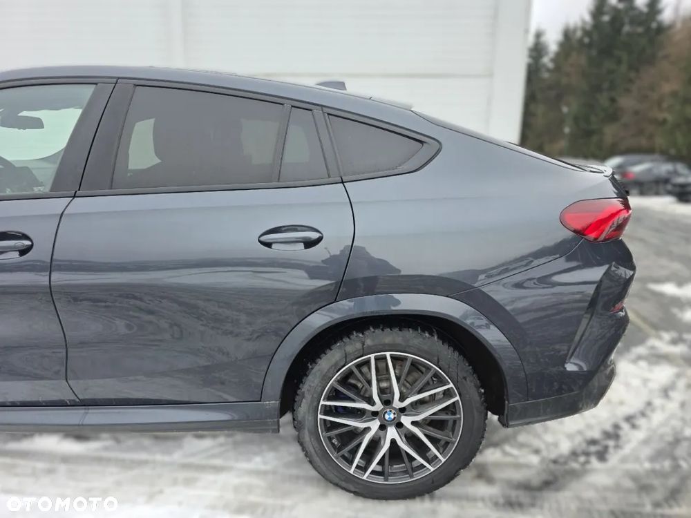 BMW X6M - 10