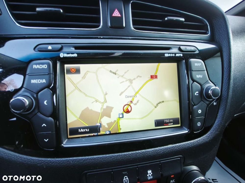 Kia Ceed - 10