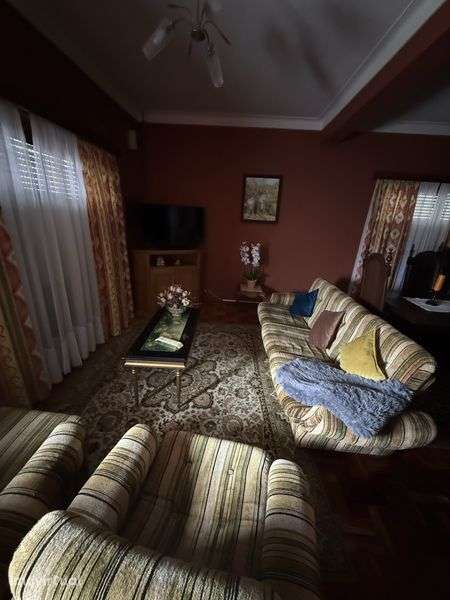 Alugo casa T2 bem localizada - Grande imagem: 4/5