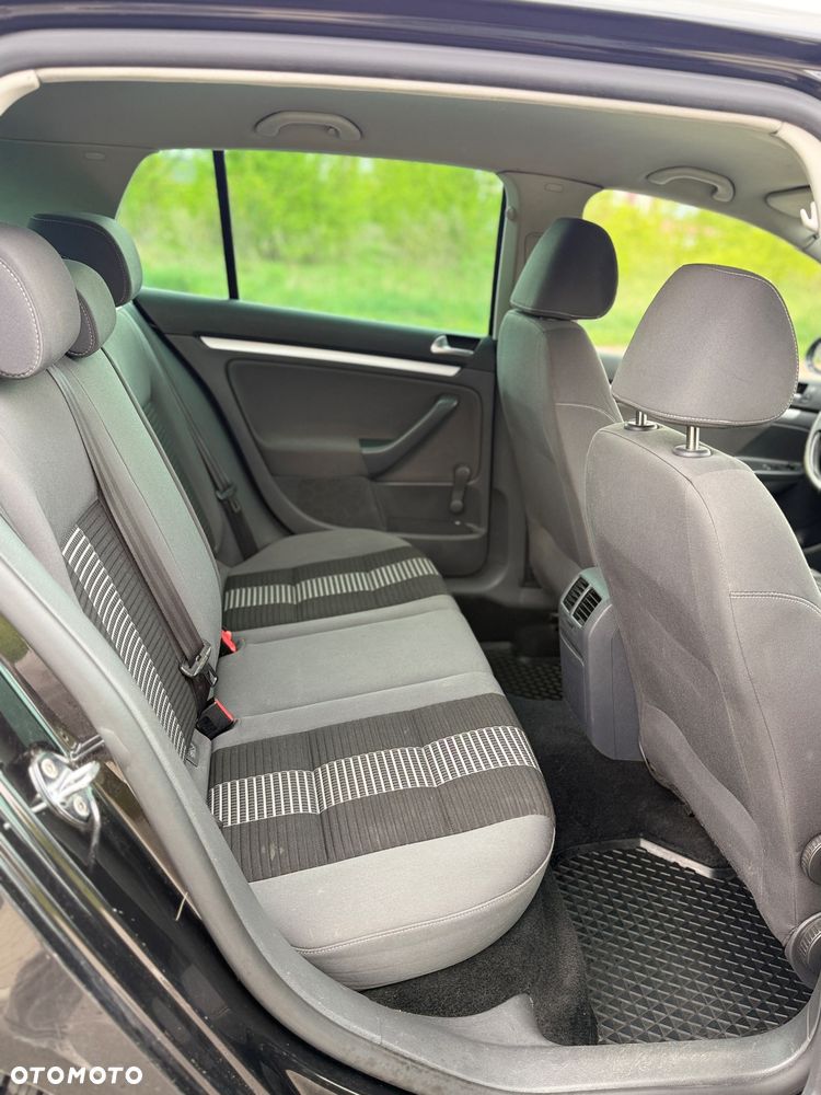 Volkswagen Golf 2.0 TDI Comfortline - 12