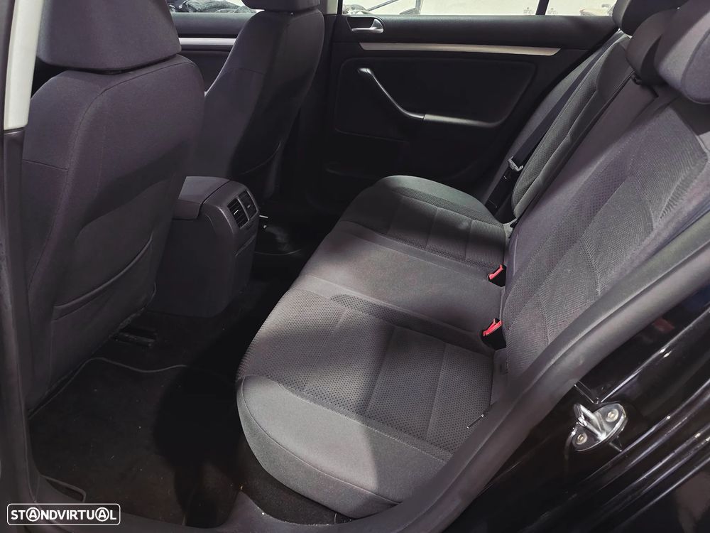 VW Golf 1.9 TDi BlueM. Confortline - 7