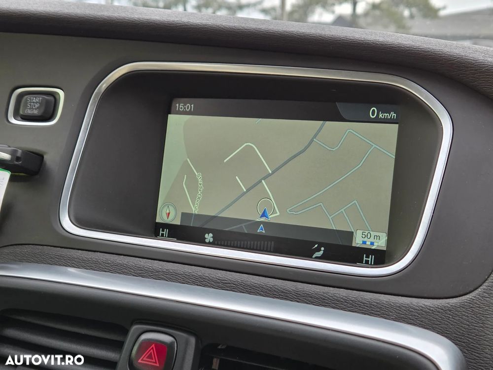 Volvo V40 D2 R Design - 17