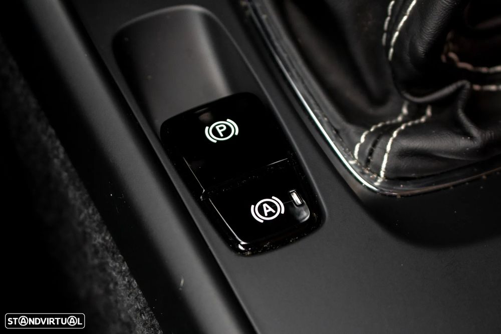 Volvo XC 40 T3 Momentum - 17