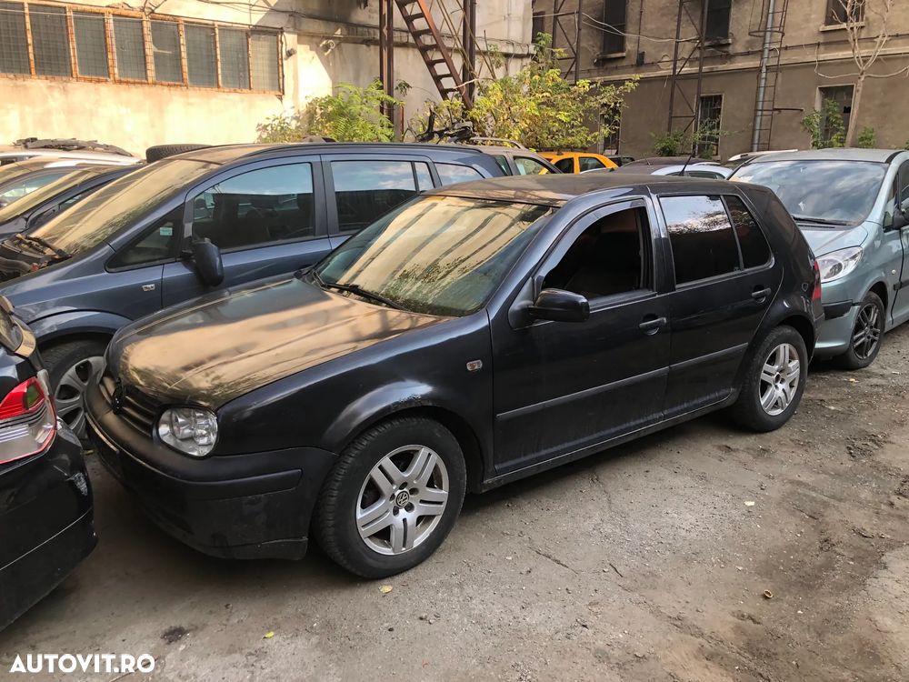 Dezmembrez VW Volkswagen Golf 4 negru benzina cutie automata 2002 - 4