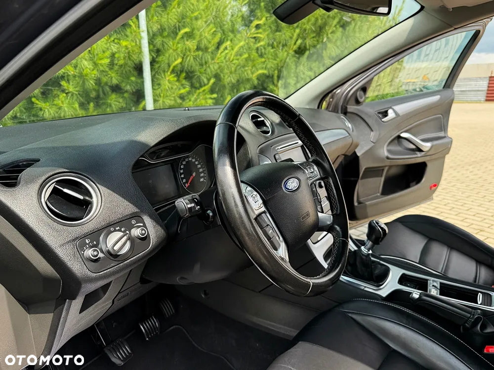 Ford Mondeo - 30