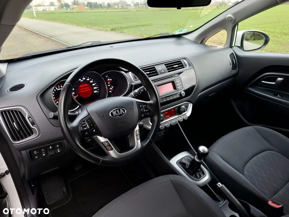 Kia Rio - 5