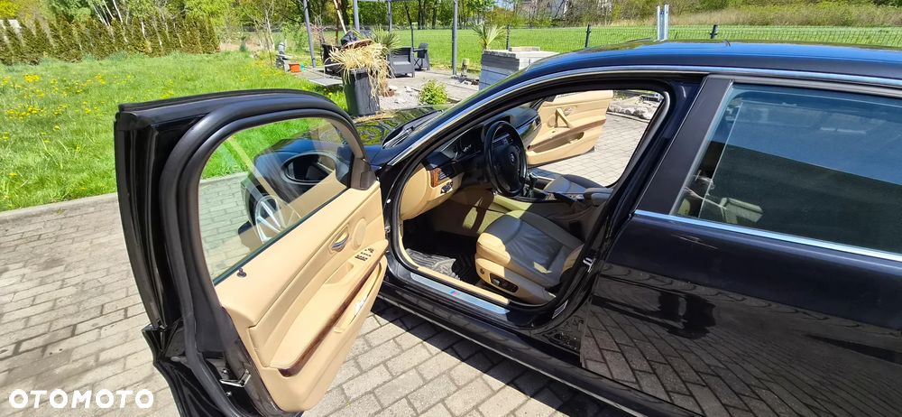 BMW Seria 3 325i - 3