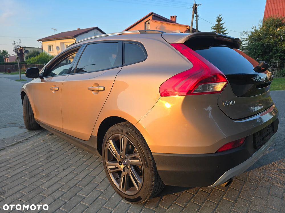 Volvo V40 Cross Country T4 AWD Geartronic Summum - 1