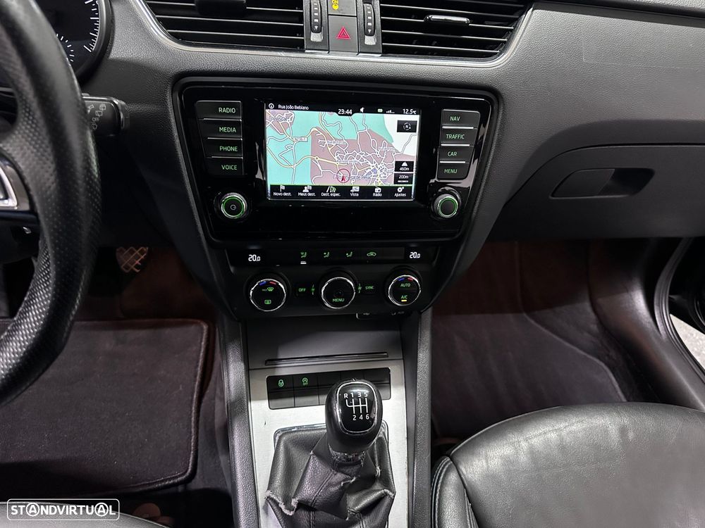 Skoda Octavia 2.0 TDI Sportline - 8