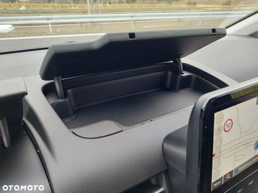 Hyundai Staria 1.6 T-GDI HEV Smart VIP - 24