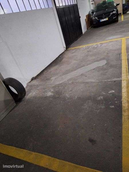 Lugar de Garagem - Gaia / Santo Ovídeo - Grande imagem: 4/4