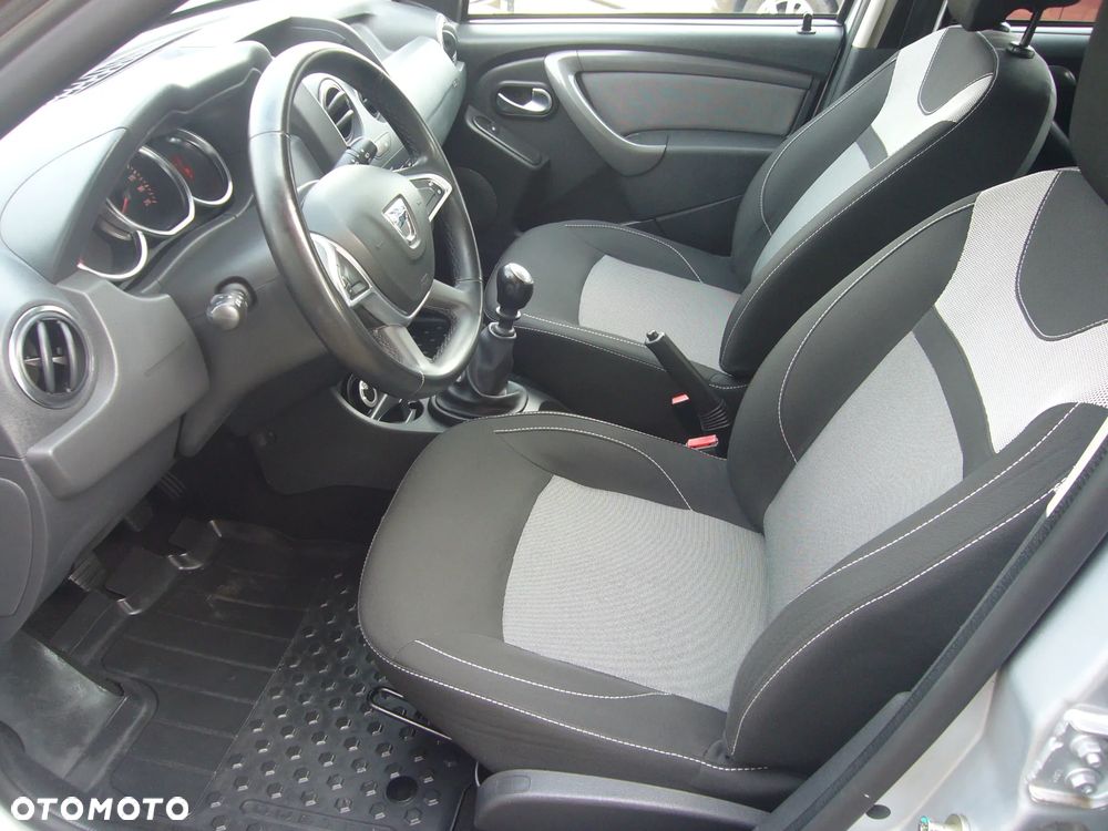 Dacia Duster 1.6 SCe Laureate 4x4 S&S - 11