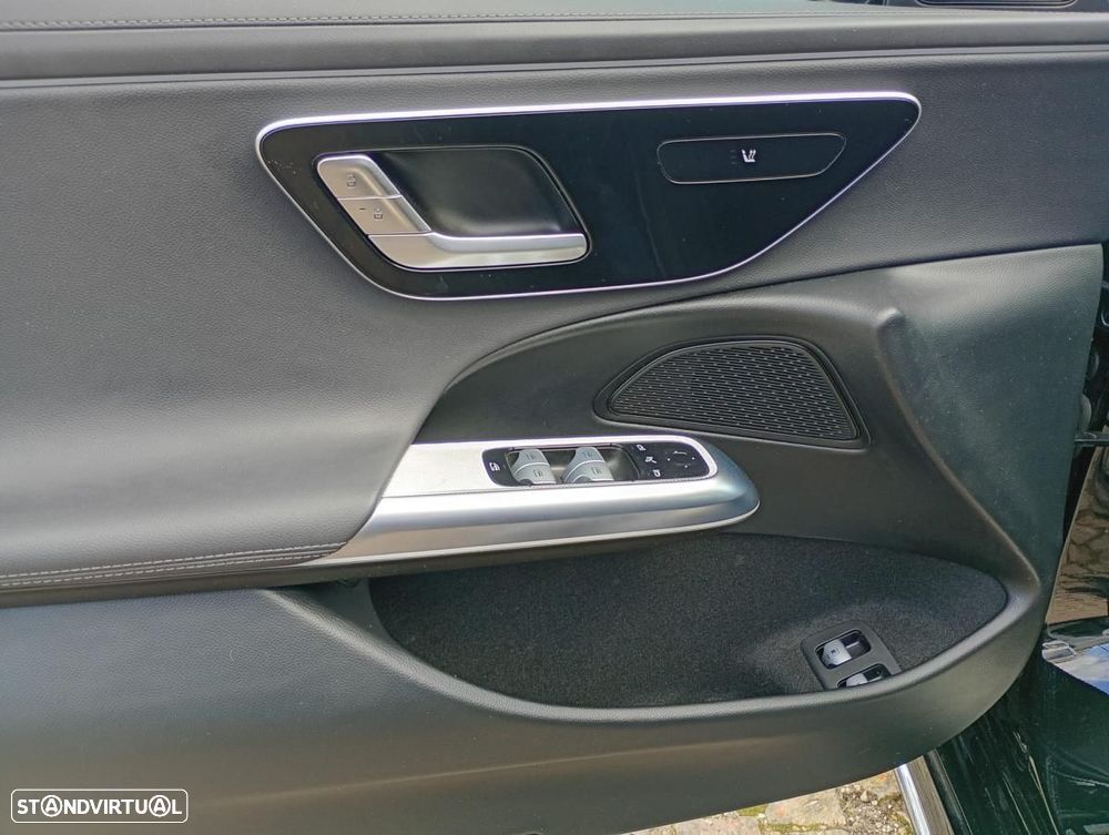 Mercedes-Benz E 300 e AMG Line - 19