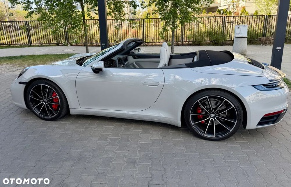 Porsche 911 Carrera 4S - 10